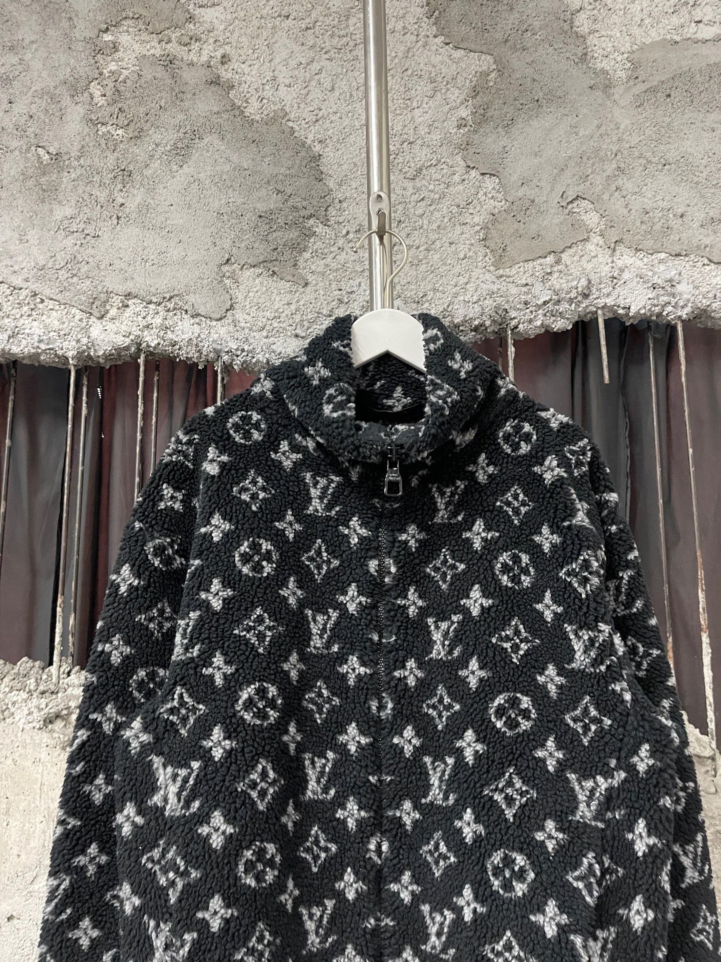 Louis Vuitton Louis Vuitton Jacket XS Women Size XS / US 0-2 / IT 36-38 - 3 Thumbnail