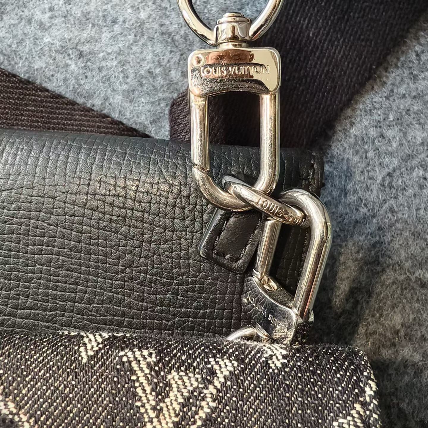 Louis Vuitton Louis Vuitton Denim Black Bag one size Men Size ONE SIZE - 6 Thumbnail