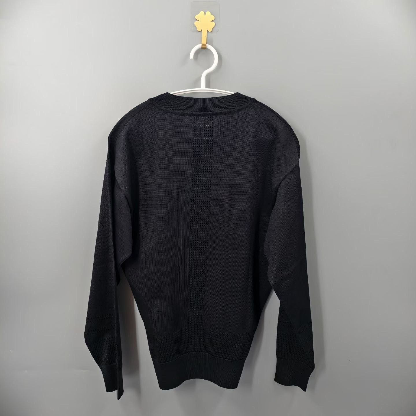 Hermes Hermes Knit Black Sweater M Women Size M / US 6-8 / IT 42-44 - 2 Thumbnail
