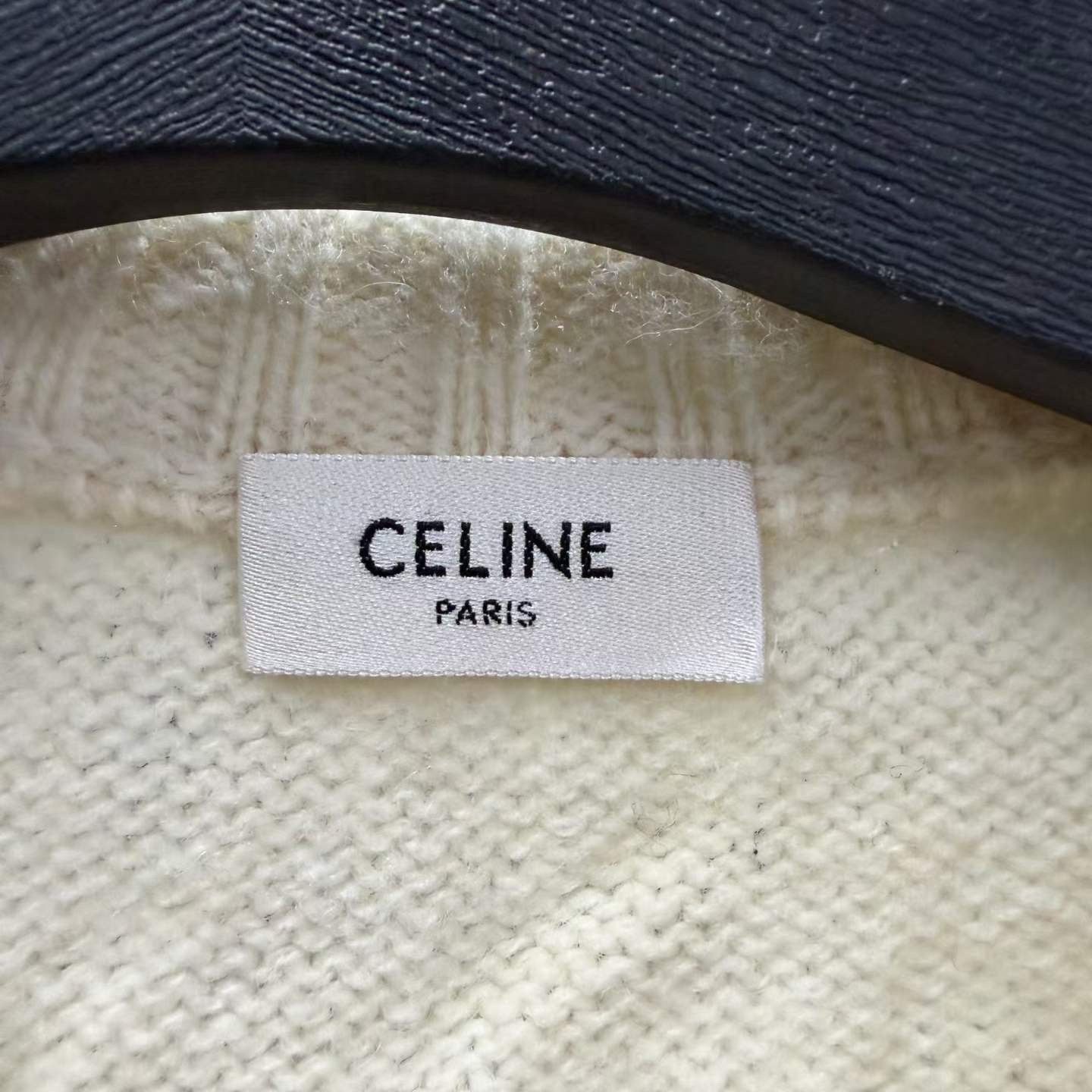 Celine Celine Retro Beige Sweater M Women Size M / US 6-8 / IT 42-44 - 6 Thumbnail