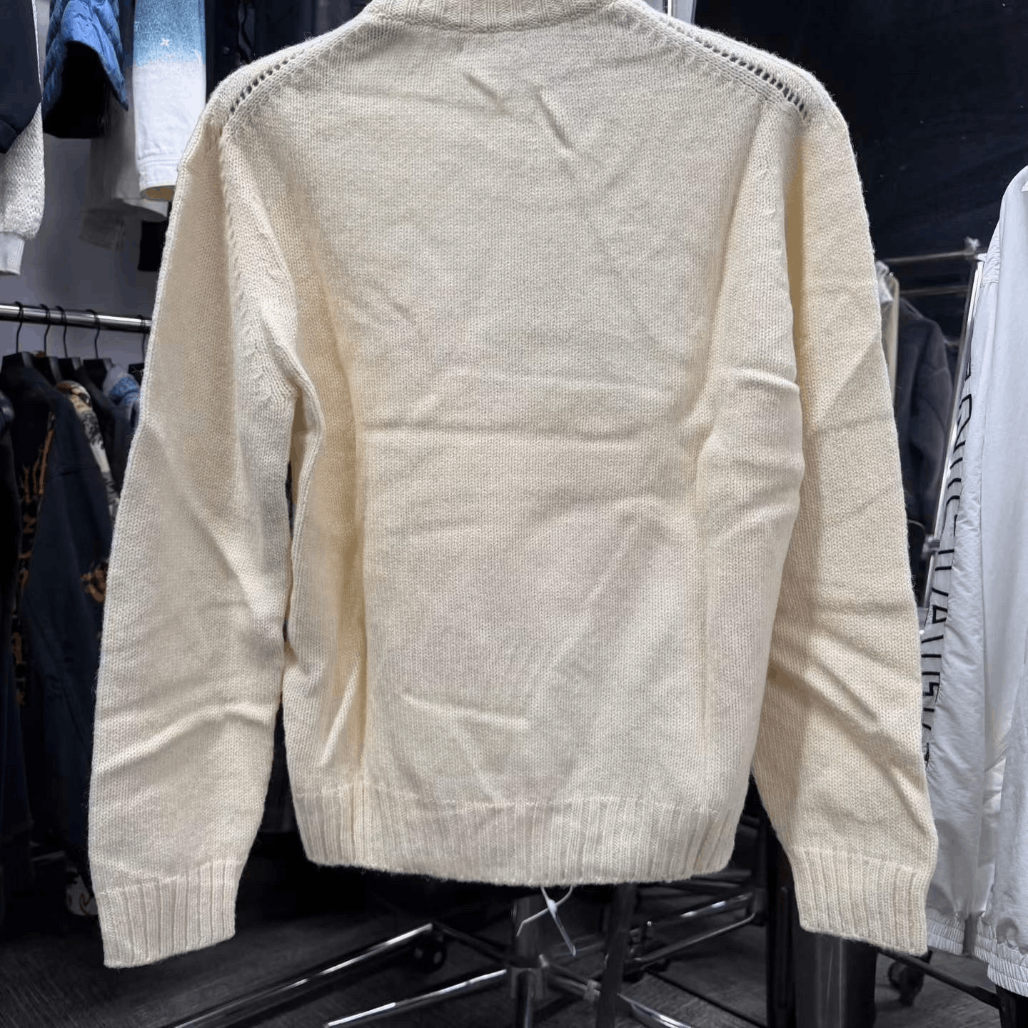 Celine Celine Retro Beige Sweater M Women Size M / US 6-8 / IT 42-44 - 2 Thumbnail