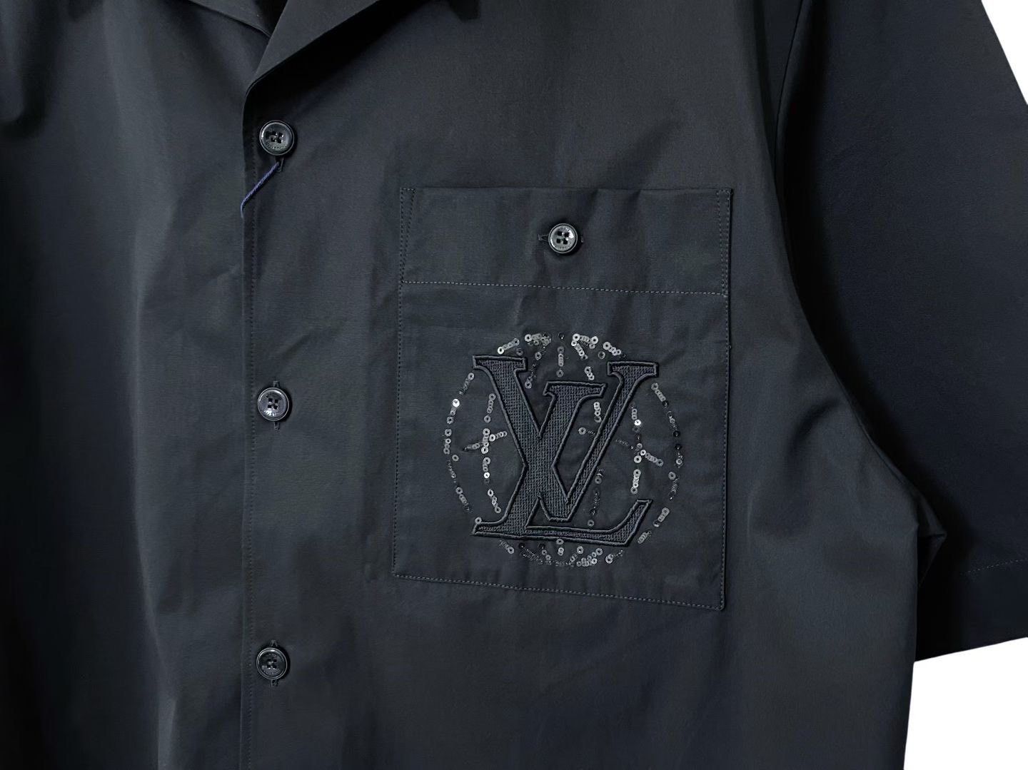 Louis Vuitton Louis Vuitton Retro Embroidered Shirt l Men Size US L / EU 52-54 / 3 - 2 Thumbnail