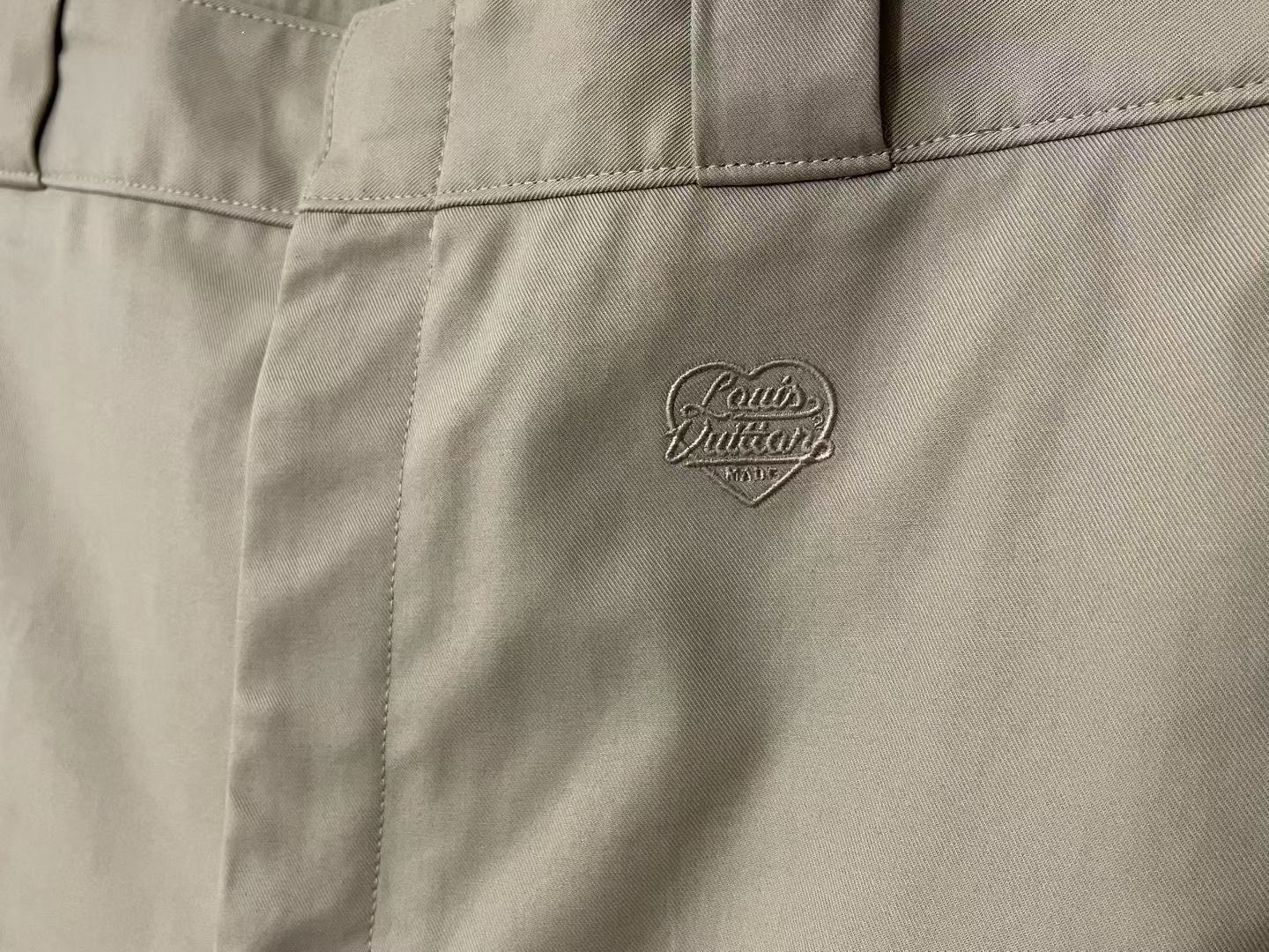 Louis Vuitton Louis Vuitton Beige Formal Trousers 40r Men Size 40R - 2 Thumbnail