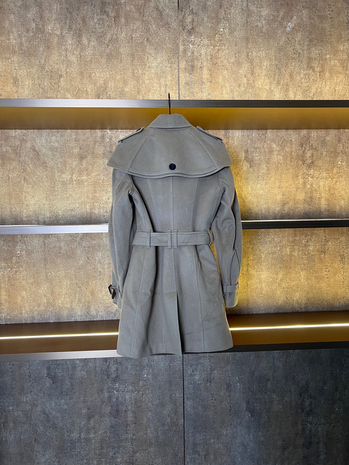 Burberry Burberry Coat L Women Size L / US 10 / IT 46 - 2 Thumbnail