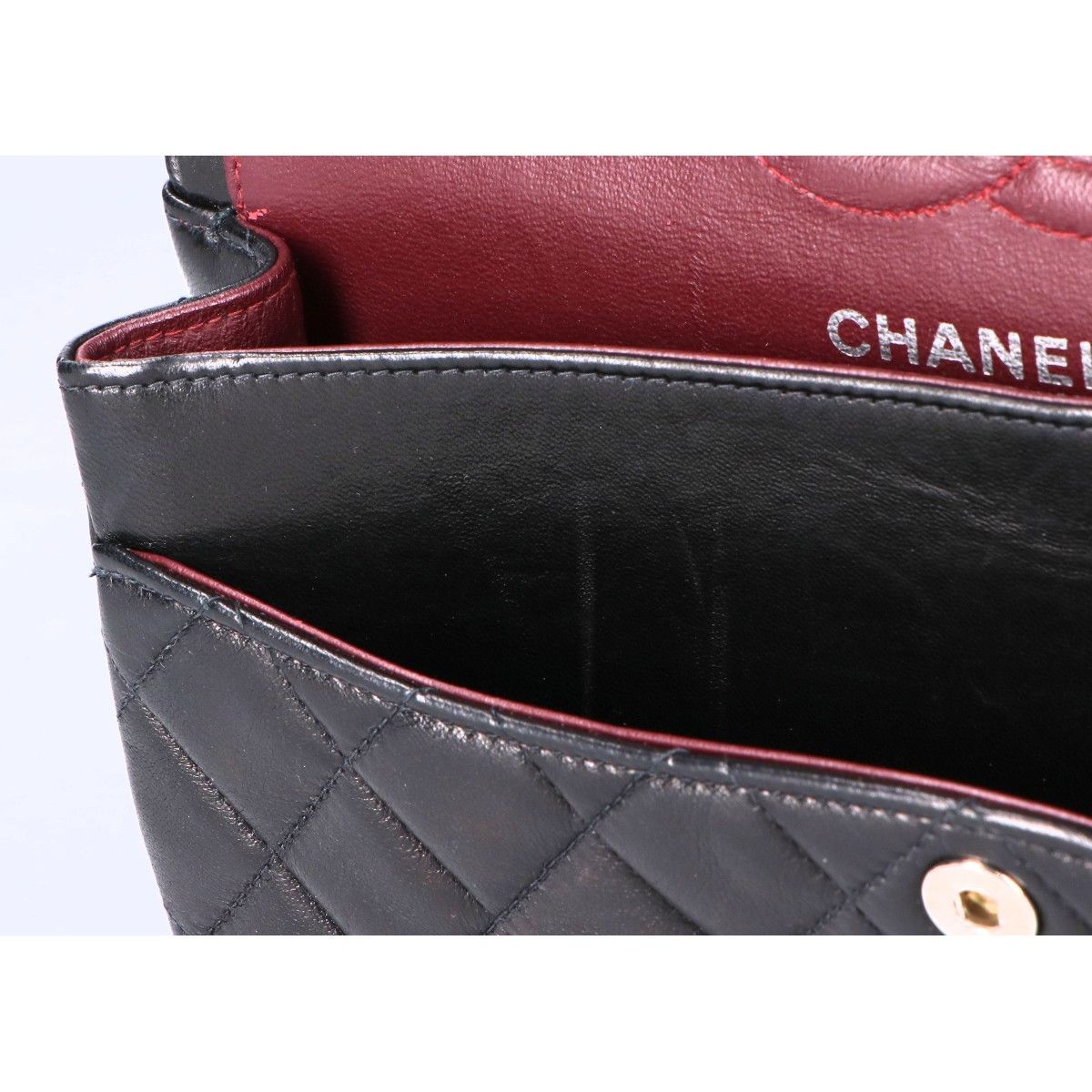 Chanel Chanel Chanel Matelasse Lambskin Shoulder Bag Leather Shoulder Bag A01113 DUTY FREE for USA Size ONE SIZE - 10 Thumbnail