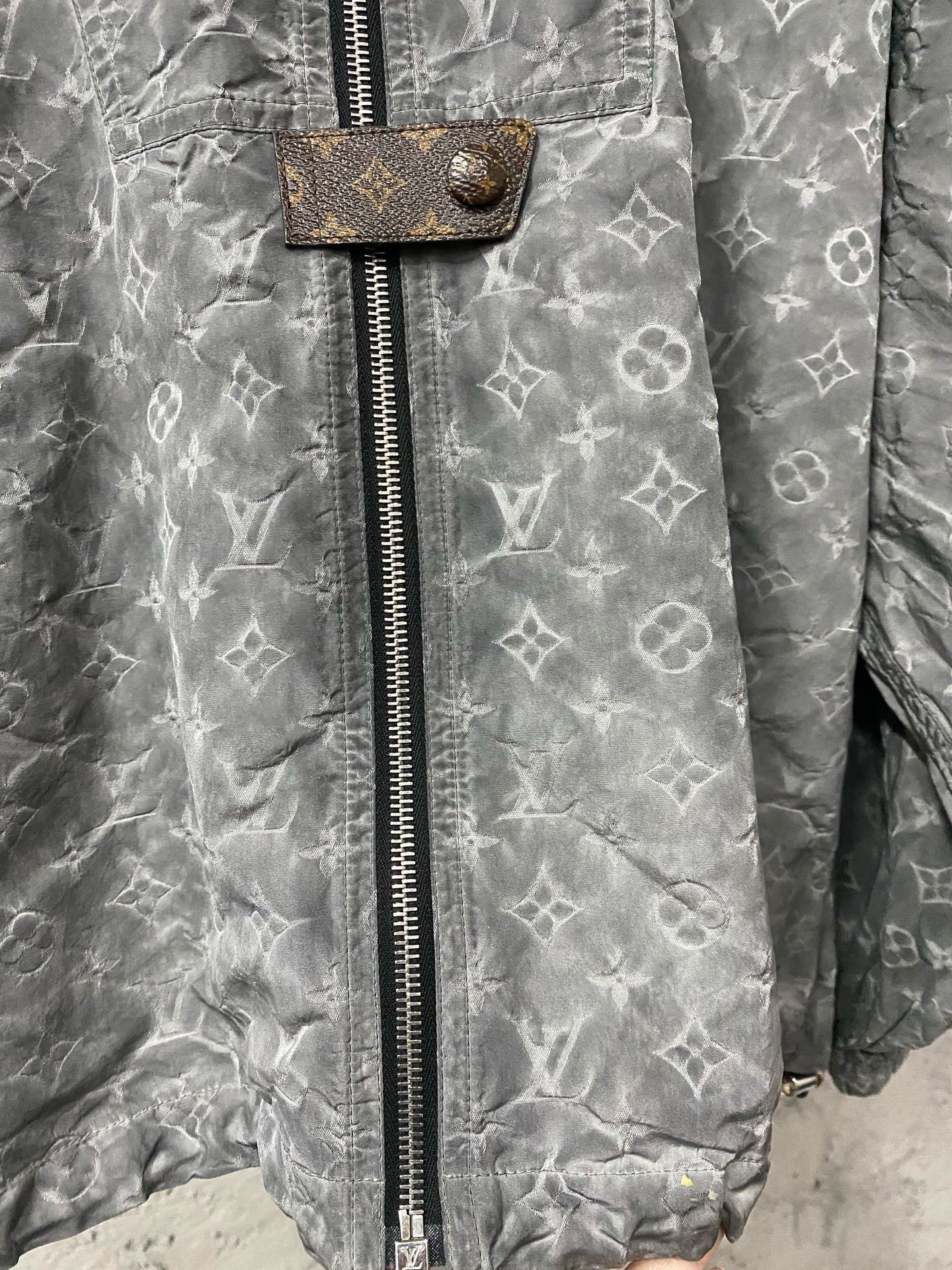 Louis Vuitton Louis Vuitton Light Jacket s Men Size US S / EU 44-46 / 1 - 5 Thumbnail