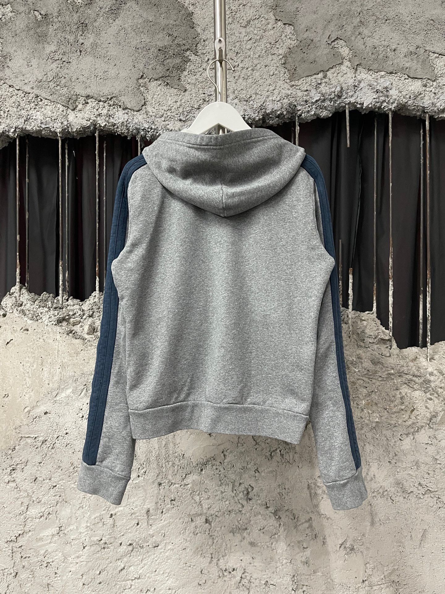 Balenciaga Balenciaga Embroidered Hoodie L Women Size L / US 10 / IT 46 - 2 Thumbnail