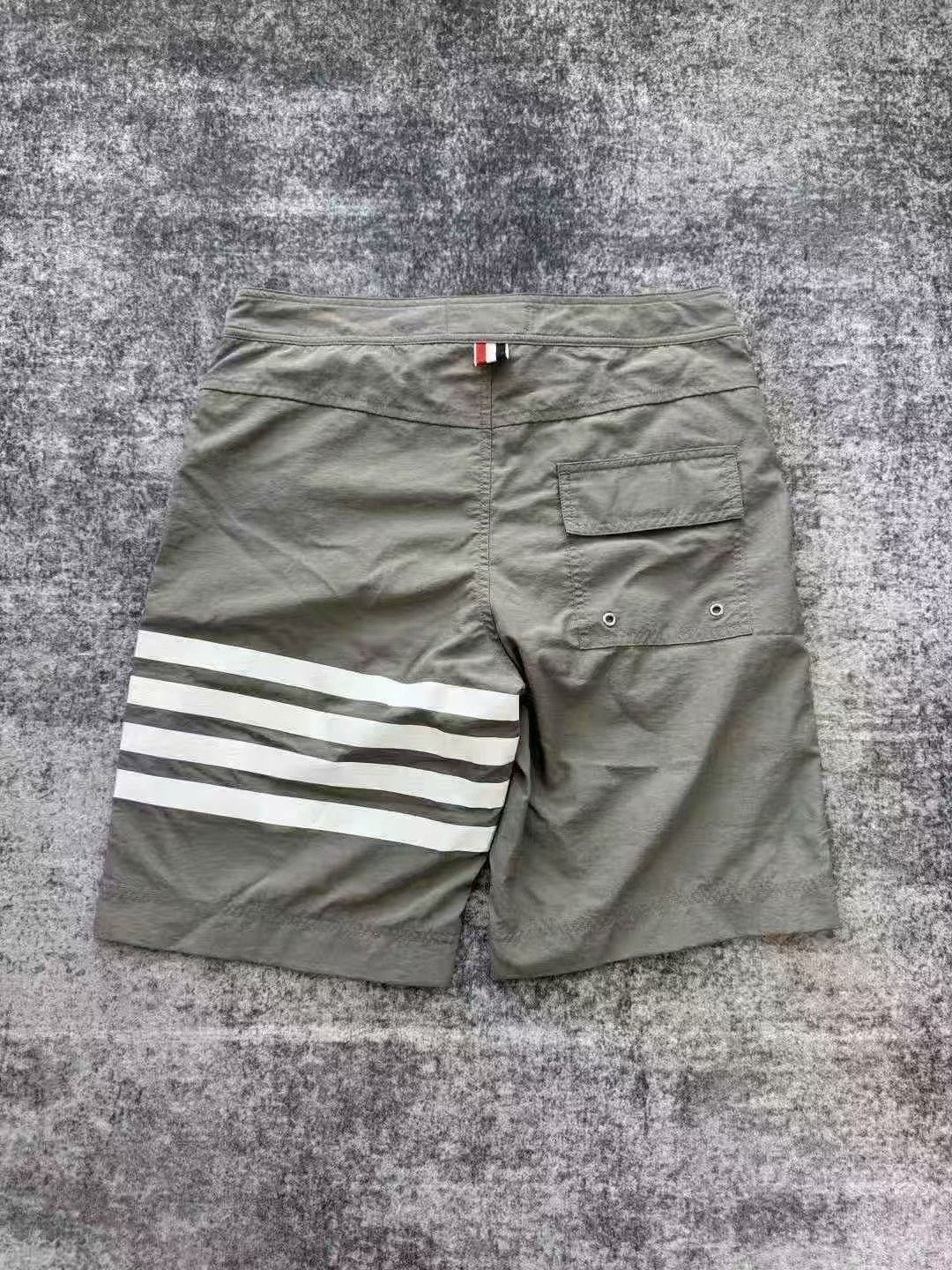 Thom Browne Thom Browne Brown Shorts 30 Men Size US 30 / EU 46 - 2 Thumbnail