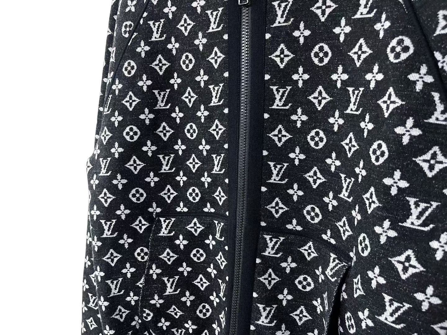 Louis Vuitton Louis Vuitton Knit Wool Sweater s Men Size US S / EU 44-46 / 1 - 2 Thumbnail