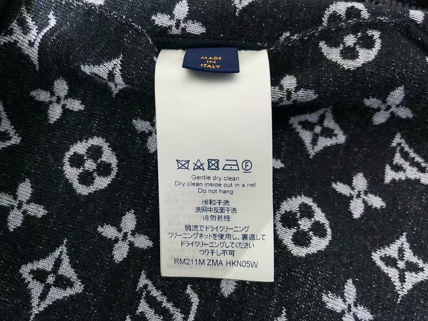 Louis Vuitton Louis Vuitton Knit Wool Sweater s Men Size US S / EU 44-46 / 1 - 5 Thumbnail