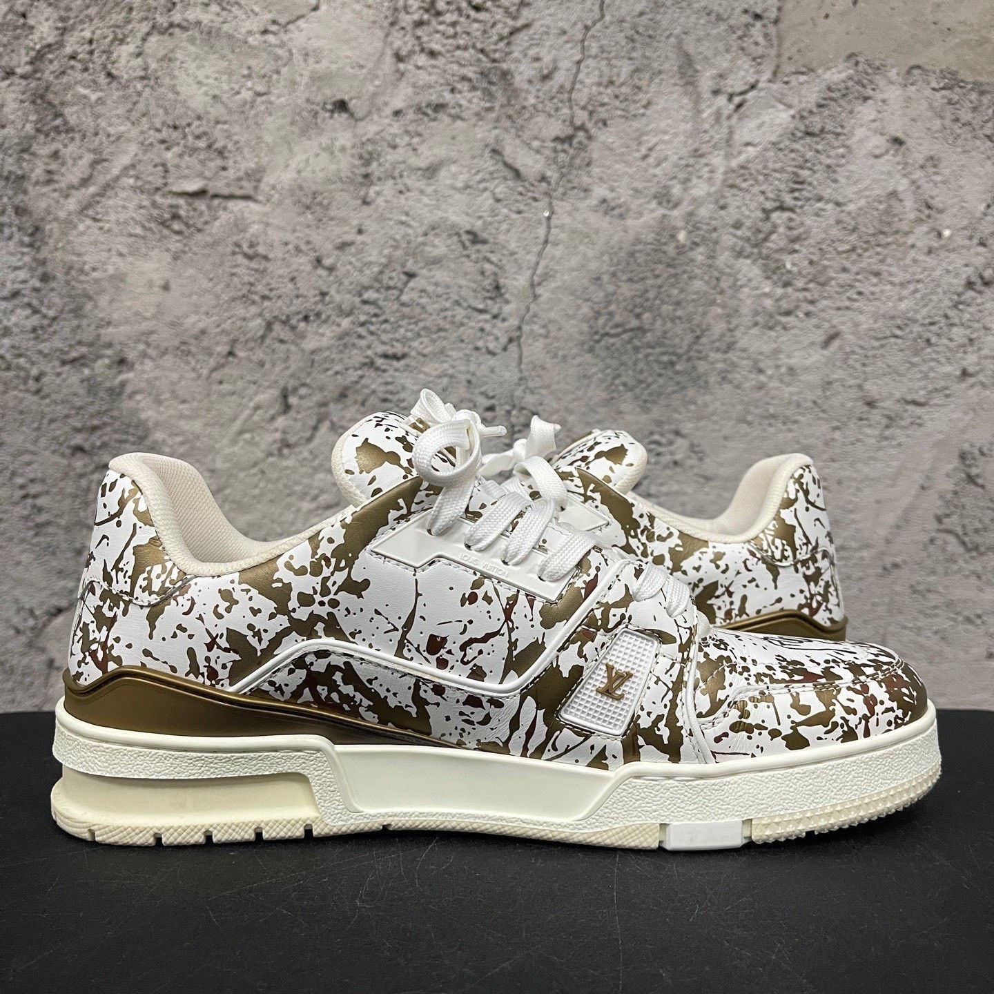 Louis Vuitton Louis Vuitton Limited Beige Lowtop Sneakers 10 Men Size US 10 / EU 43 - 4 Thumbnail