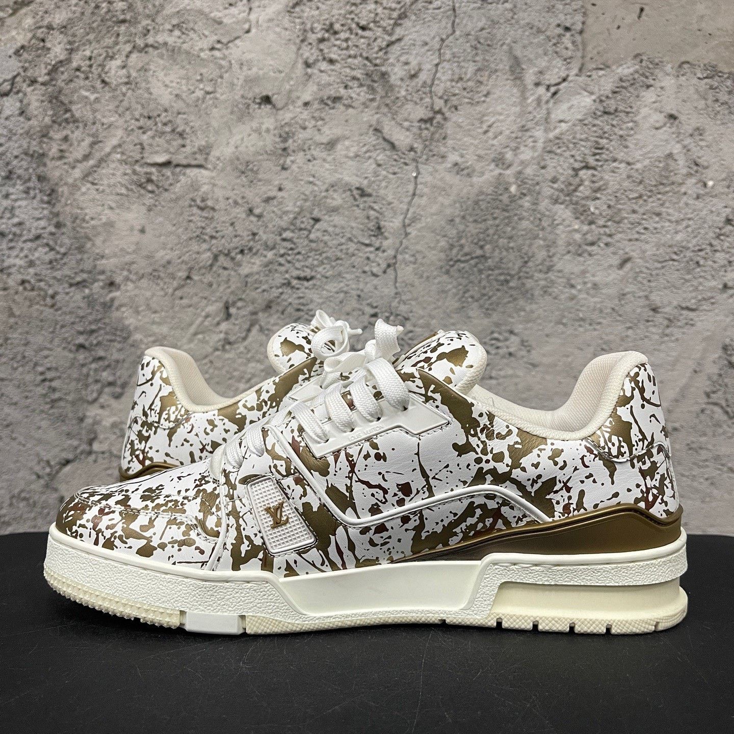 Louis Vuitton Louis Vuitton Limited Beige Lowtop Sneakers 10 Men Size US 10 / EU 43 - 5 Thumbnail