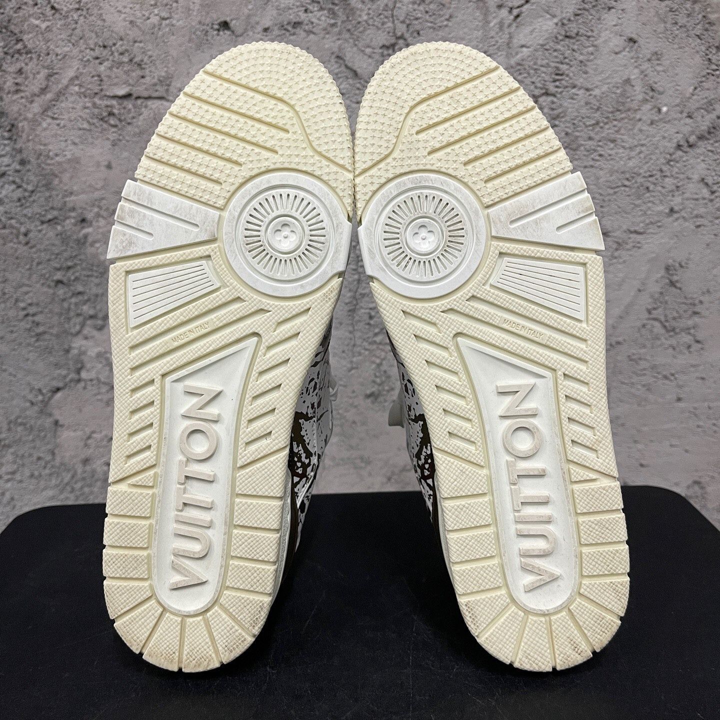 Louis Vuitton Louis Vuitton Limited Beige Lowtop Sneakers 10 Men Size US 10 / EU 43 - 7 Thumbnail