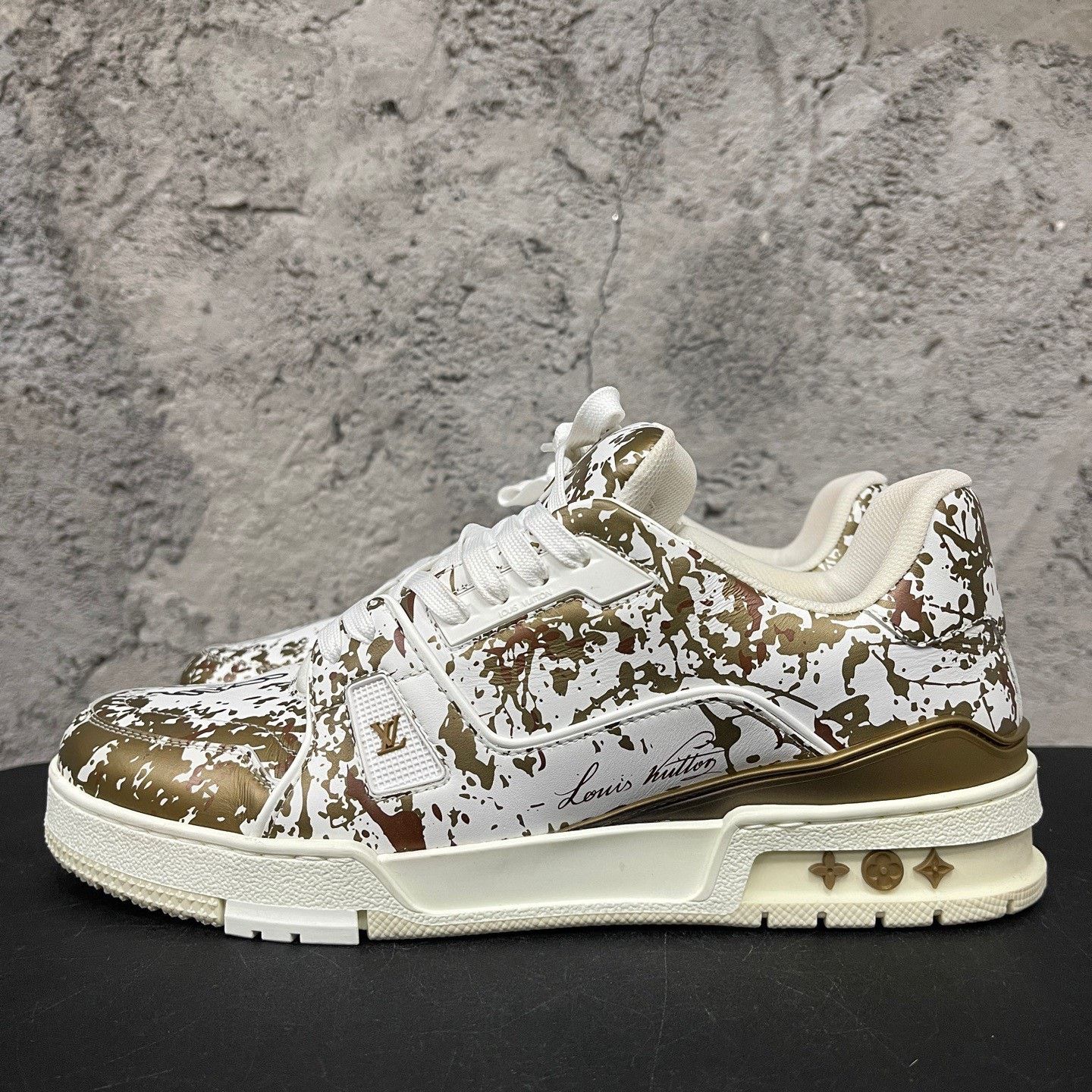 Louis Vuitton Louis Vuitton Limited Beige Lowtop Sneakers 10 Men Size US 10 / EU 43 - 2 Thumbnail