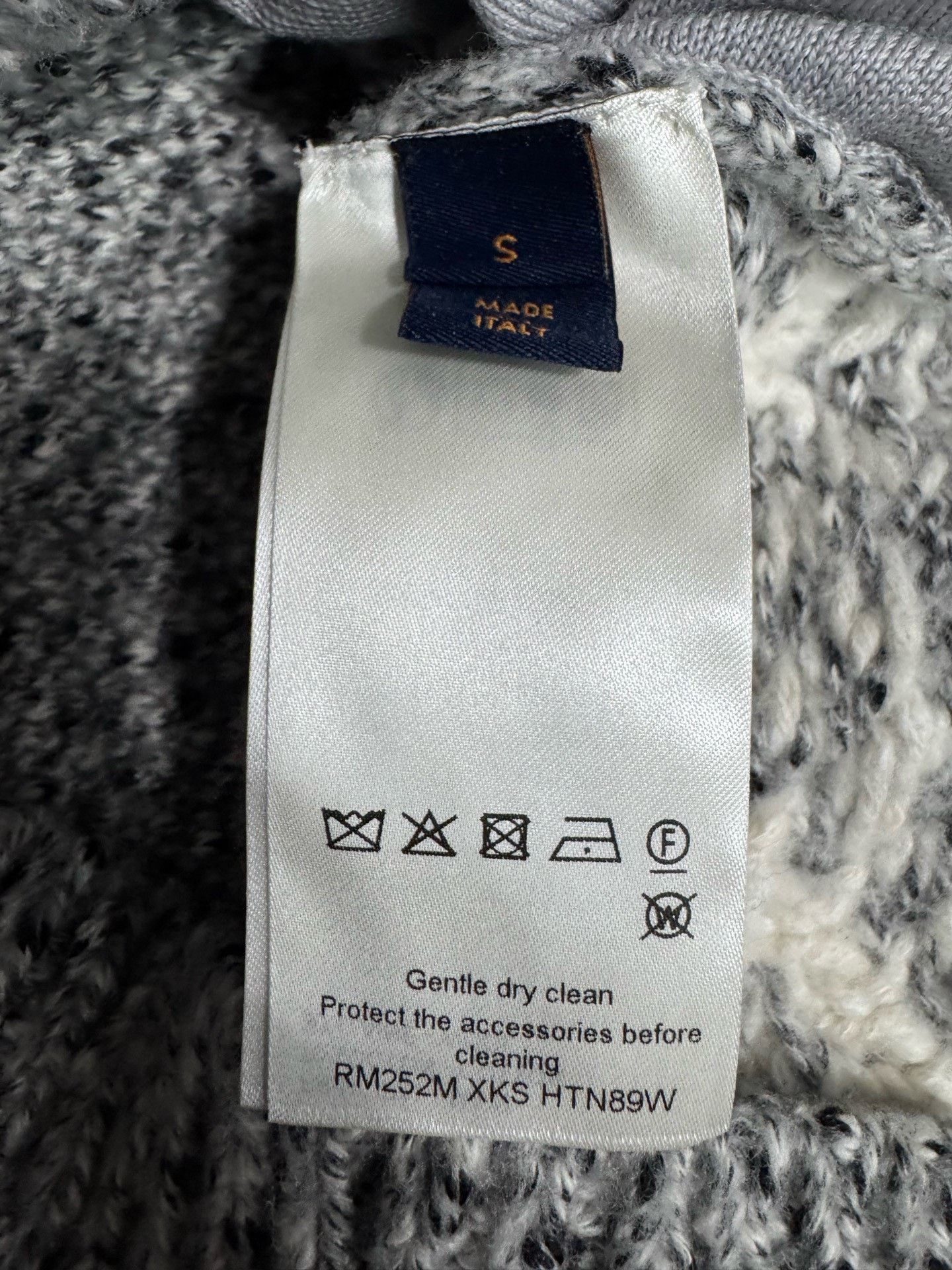 Louis Vuitton Louis Vuitton Sweater S Women Size S / US 4 / IT 40 - 8 Thumbnail