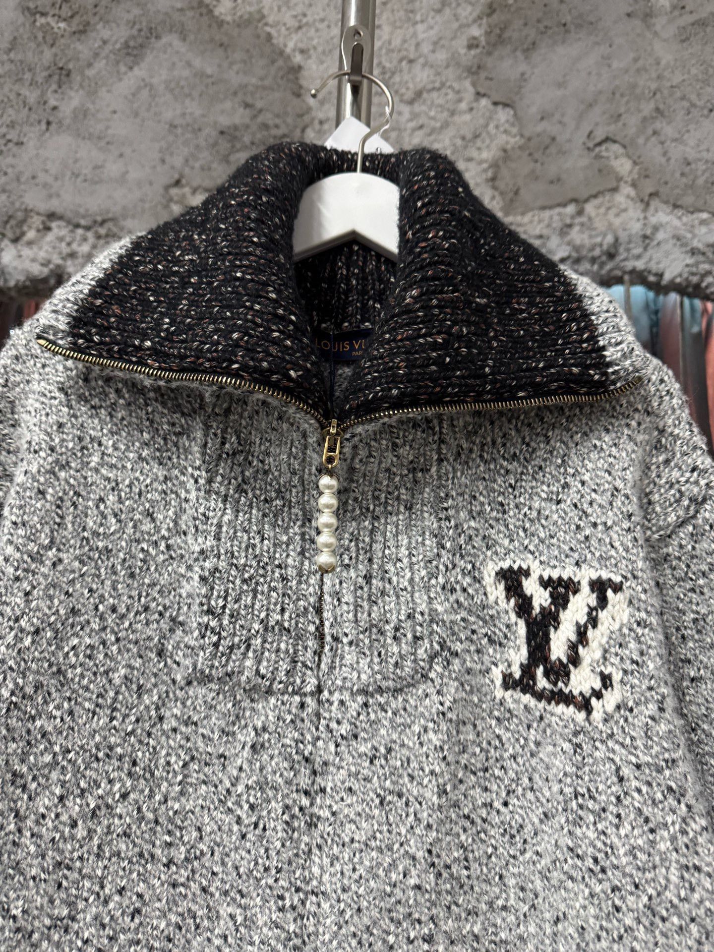 Louis Vuitton Louis Vuitton Sweater S Women Size S / US 4 / IT 40 - 3 Thumbnail