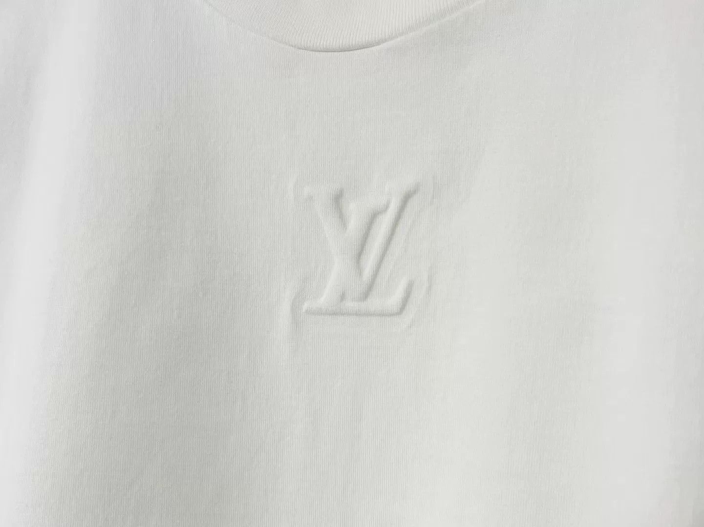 Louis Vuitton Louis Vuitton Retro White T-Shirt l Men Size US L / EU 52-54 / 3 - 2 Thumbnail