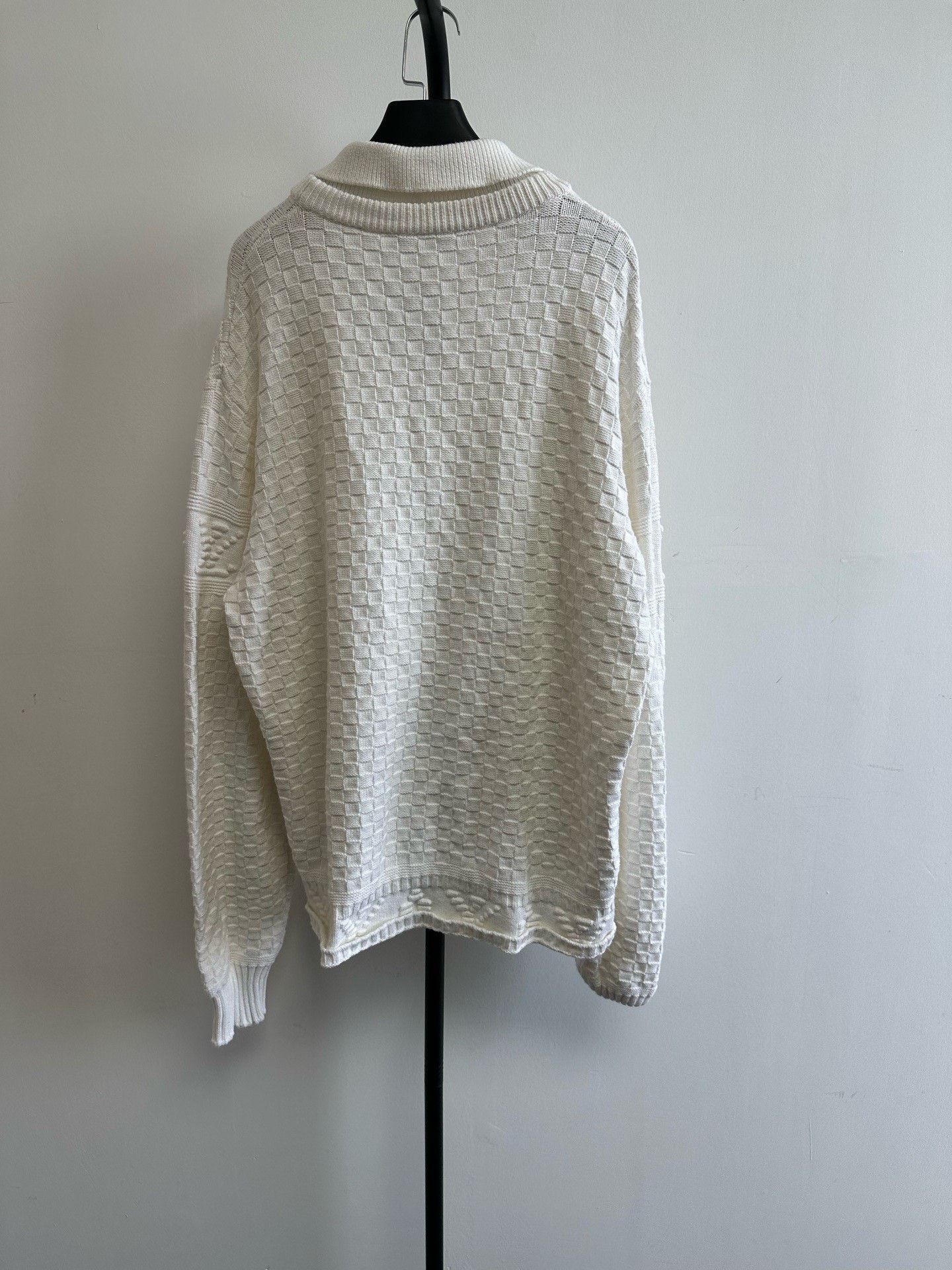 Louis Vuitton Louis Vuitton Checkered White T-Shirt xxl Men Size US XXL / EU 58 / 5 - 2 Thumbnail