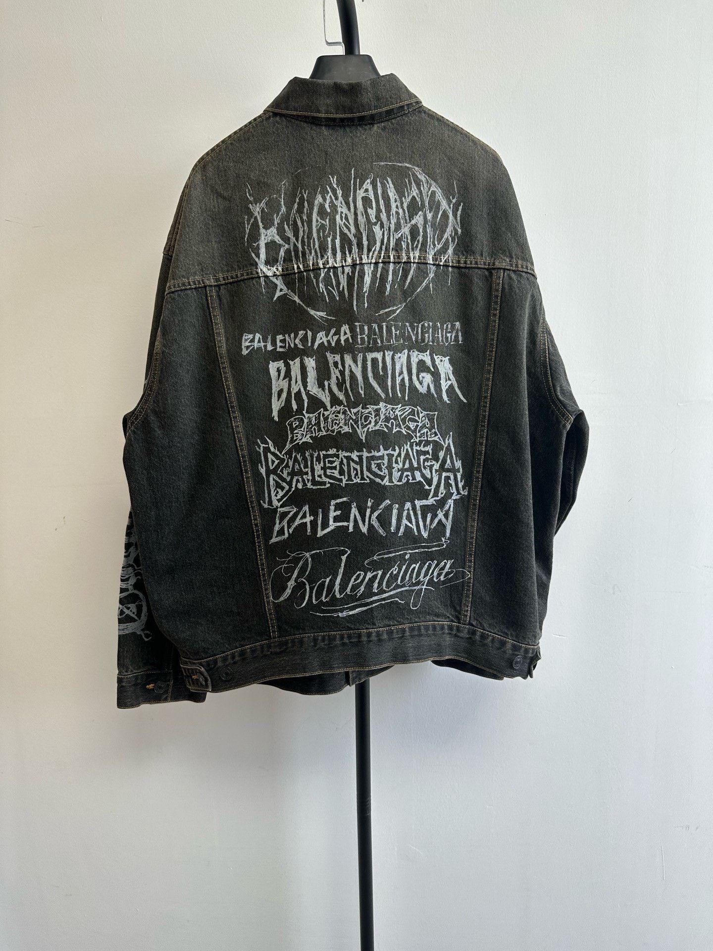 Balenciaga Balenciaga Printed Graphic Gray Light Jacket xs Men Size US XS / EU 42 / 0 - 2 Thumbnail