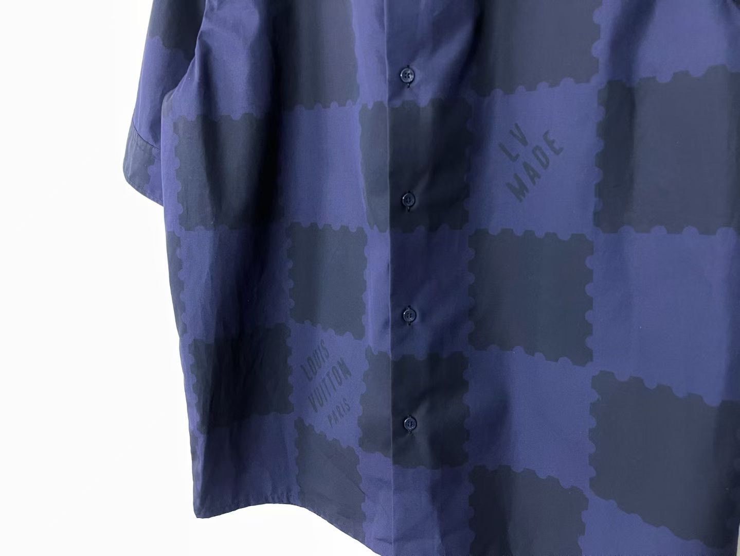 Louis Vuitton Louis Vuitton Blue Shirt l Men Size US L / EU 52-54 / 3 - 2 Thumbnail