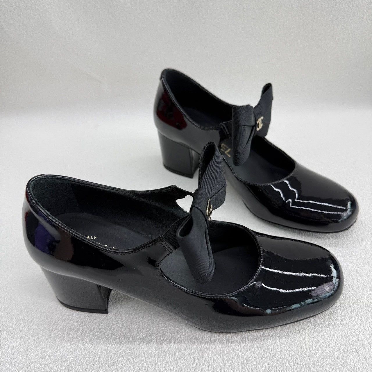 Chanel Chanel Leather Black Lowtop Sneakers us_5 Women Size US 5 / IT 35 - 3 Thumbnail