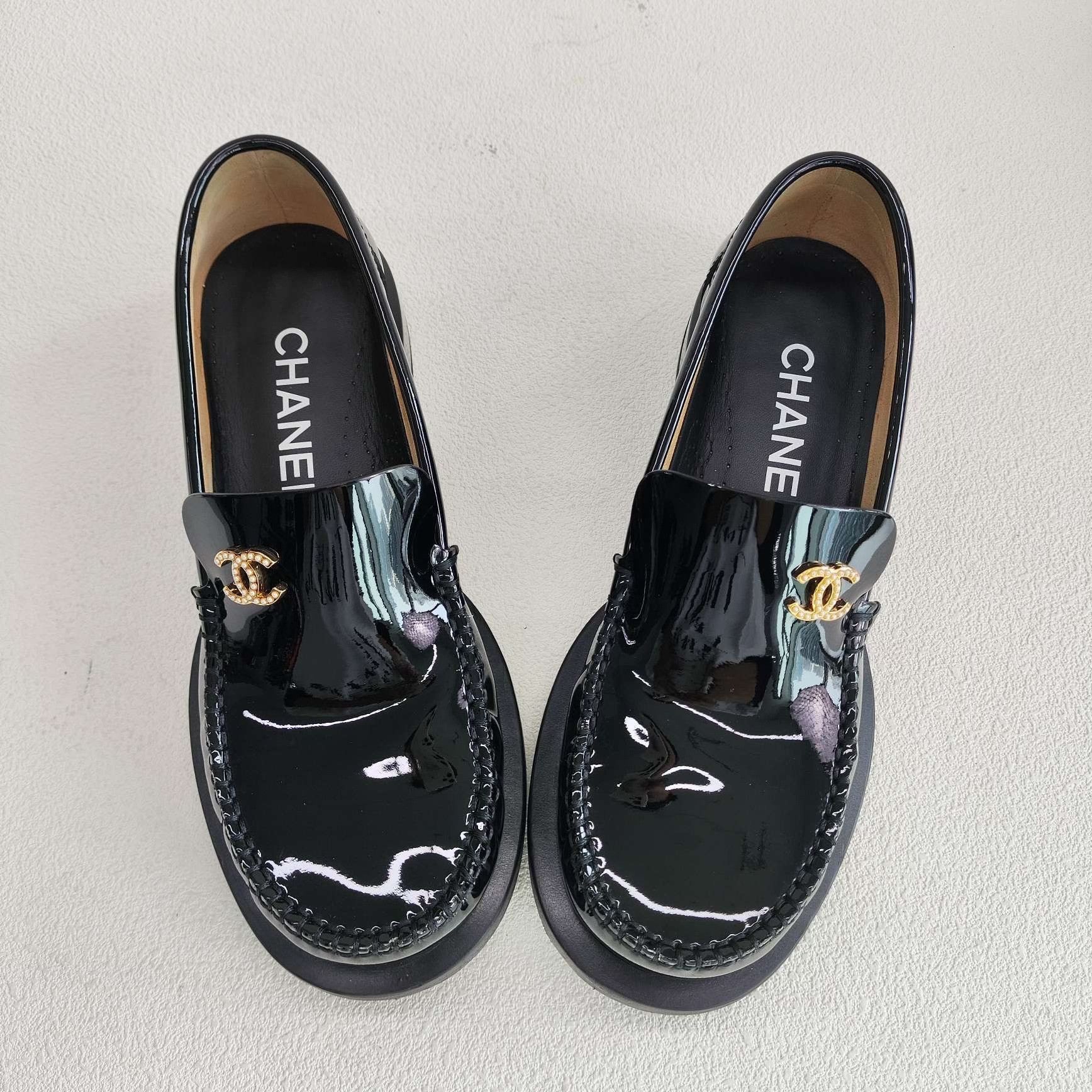 Chanel Chanel Retro Black Lowtop Sneakers us_5 Women Size US 5 / IT 35 - 9 Thumbnail