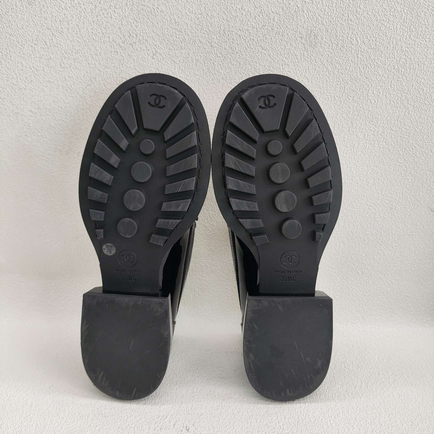 Chanel Chanel Retro Black Lowtop Sneakers us_5 Women Size US 5 / IT 35 - 7 Thumbnail