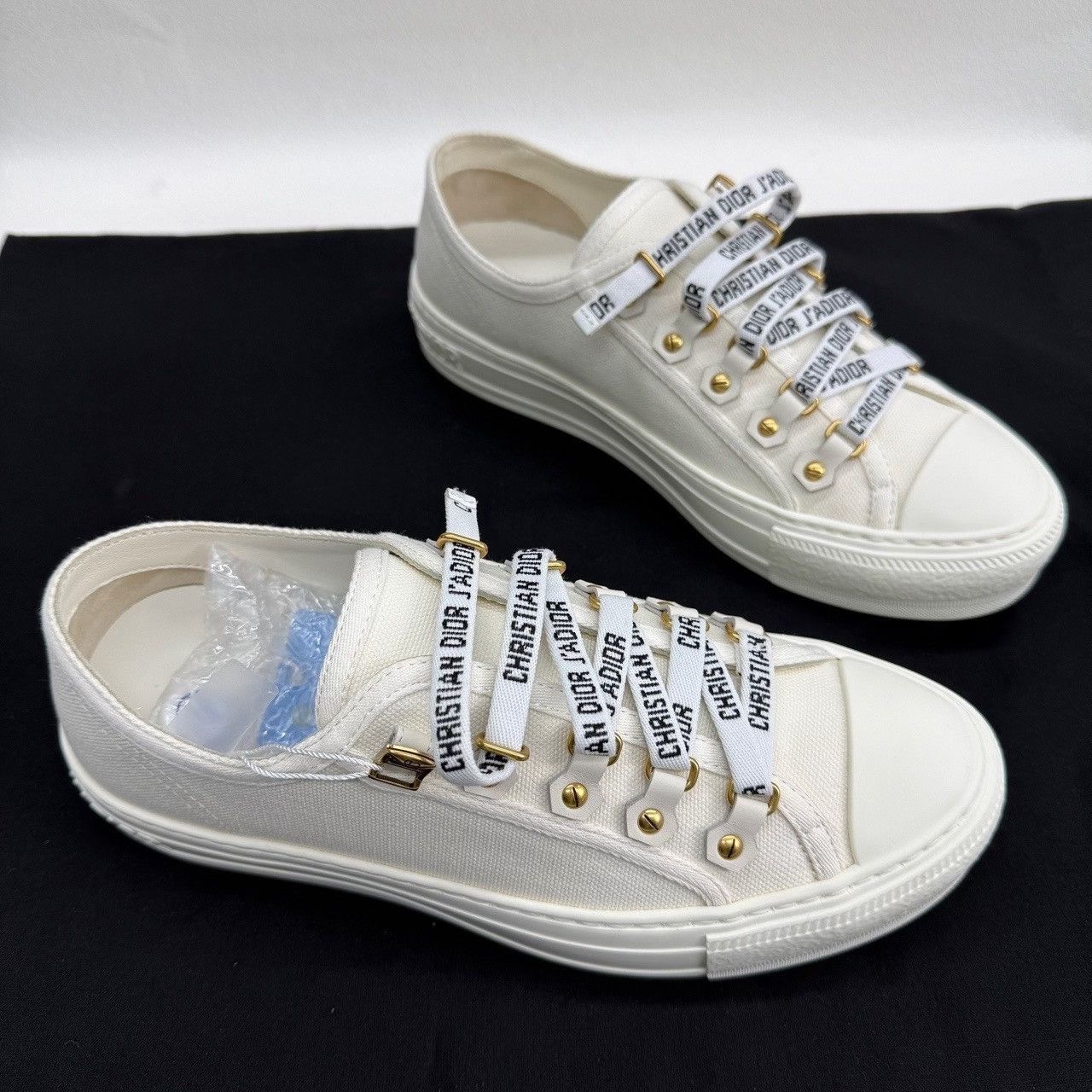 Dior Dior White Lowtop Sneakers us_5 Women Size US 5 / IT 35 - 3 Thumbnail
