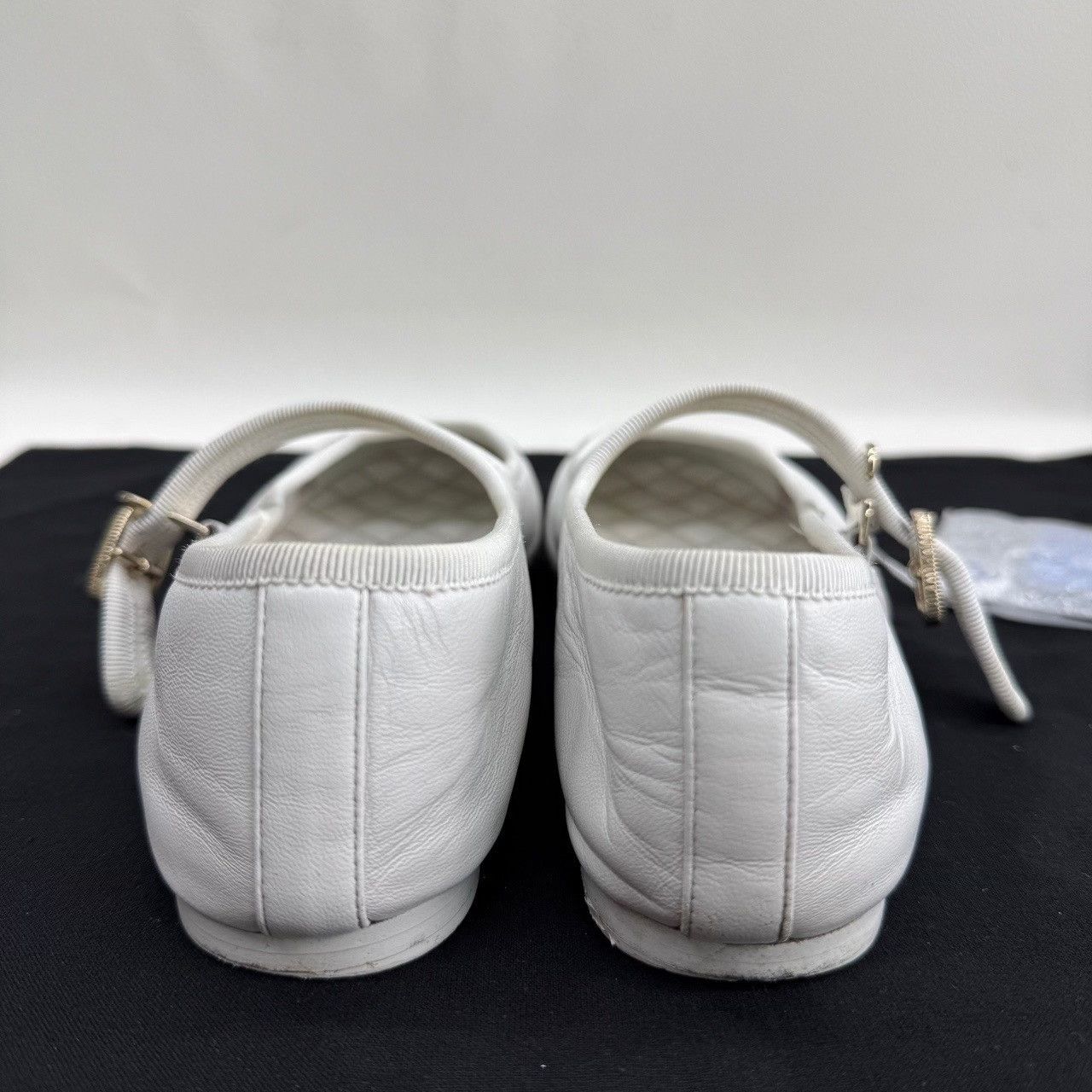 Chanel Chanel Leather White Lowtop Sneakers us_6 Women Size US 6 / IT 36 - 5 Thumbnail