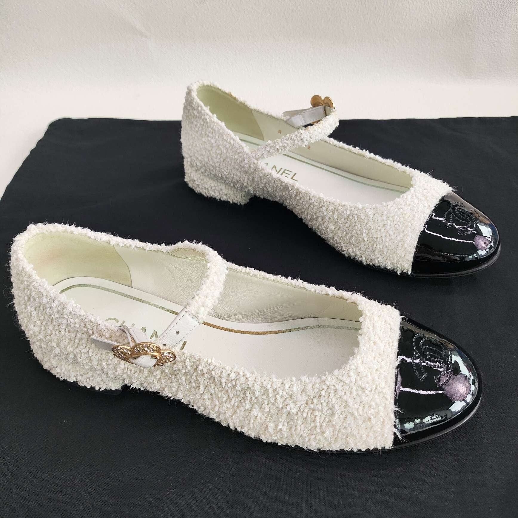Chanel Chanel Floral Black Lowtop Sneakers us_6-5 Women Size US 6.5 / IT 36.5 - 3 Thumbnail