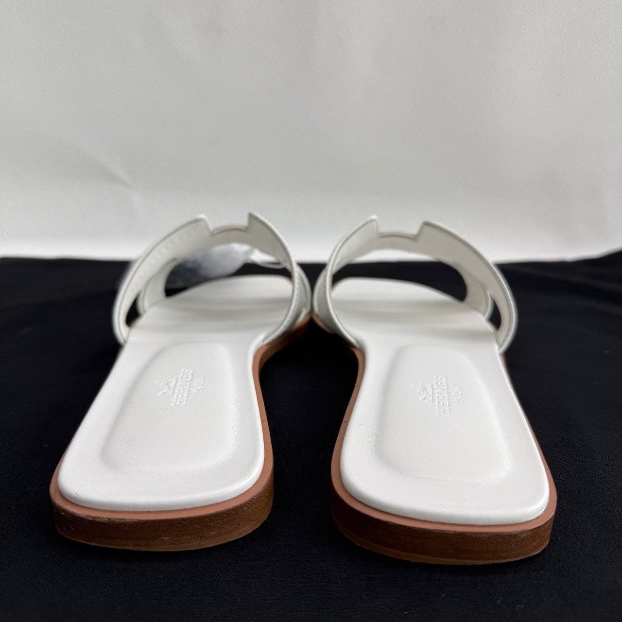 Hermes Hermes White Sandals us_8-5 Women Size US 8.5 / IT 38.5 - 4 Thumbnail