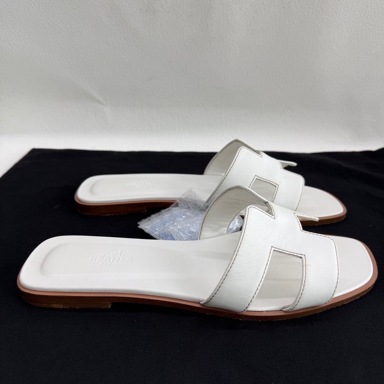 Hermes Hermes White Sandals us_8-5 Women Size US 8.5 / IT 38.5 - 5 Thumbnail