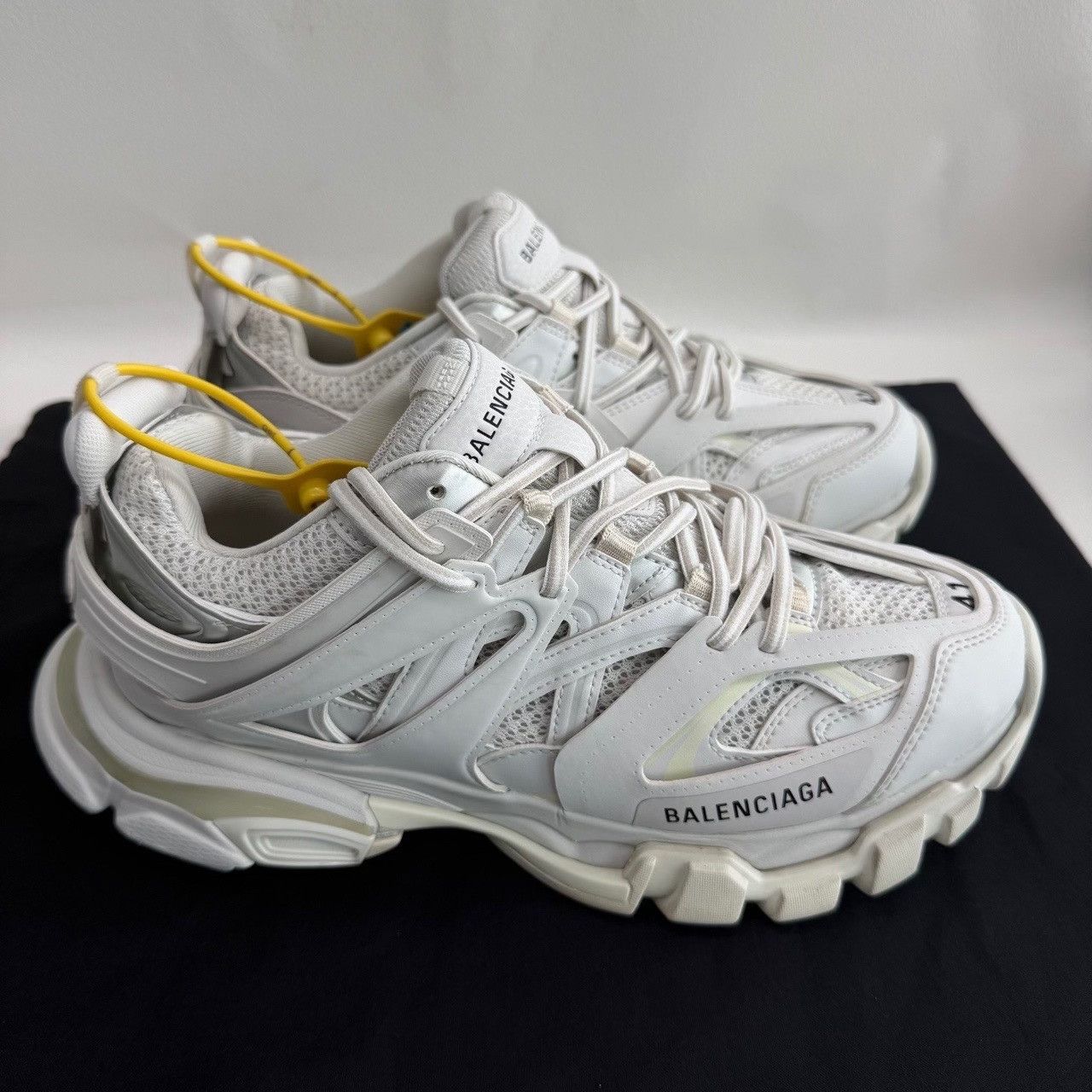 Balenciaga Balenciaga White Lowtop Sneakers 8.5 Men Size US 8.5 / EU 41-42 - 4 Thumbnail