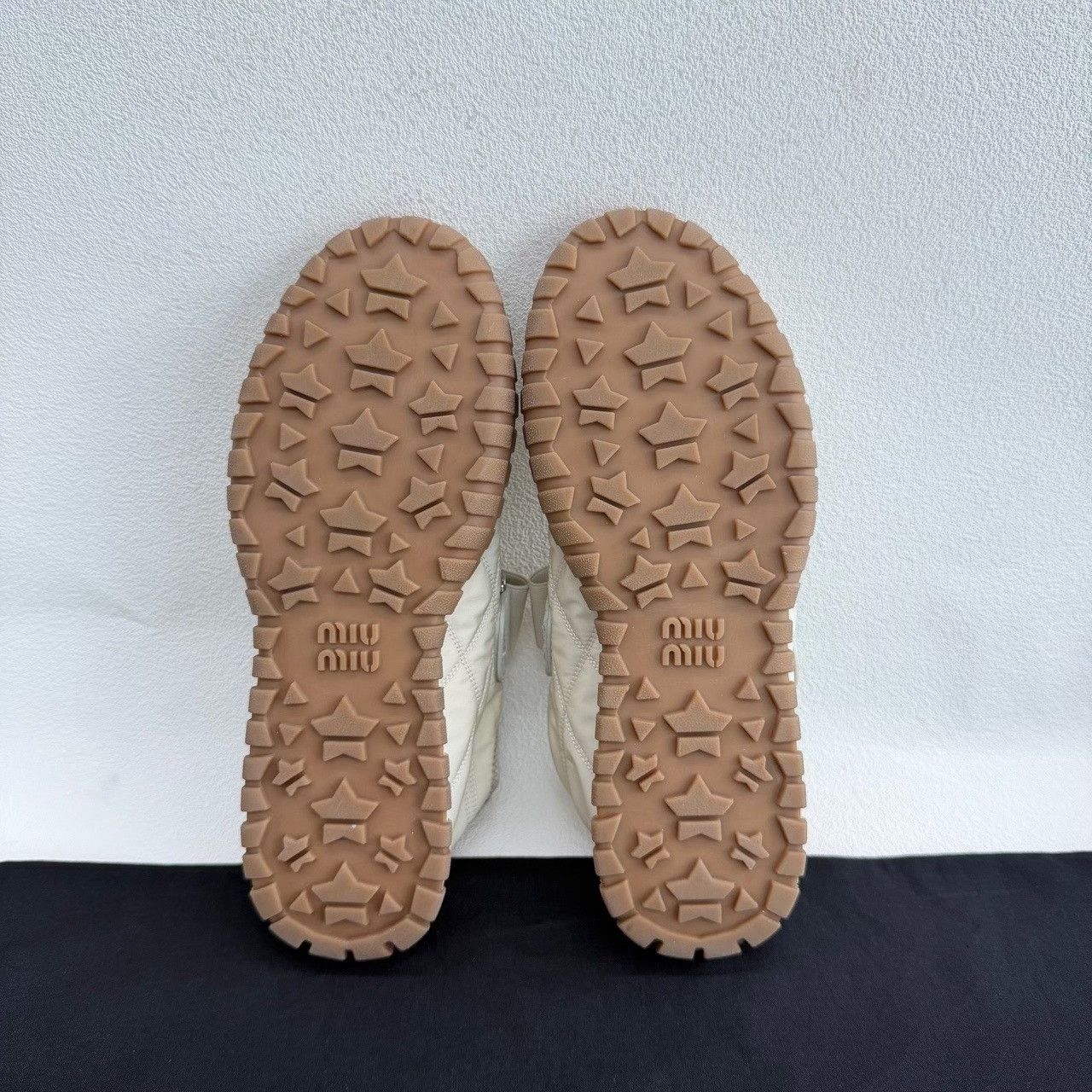 Miu Miu Miu Miu Suede White Lowtop Sneakers us_6-5 Women Size US 6.5 / IT 36.5 - 7 Thumbnail
