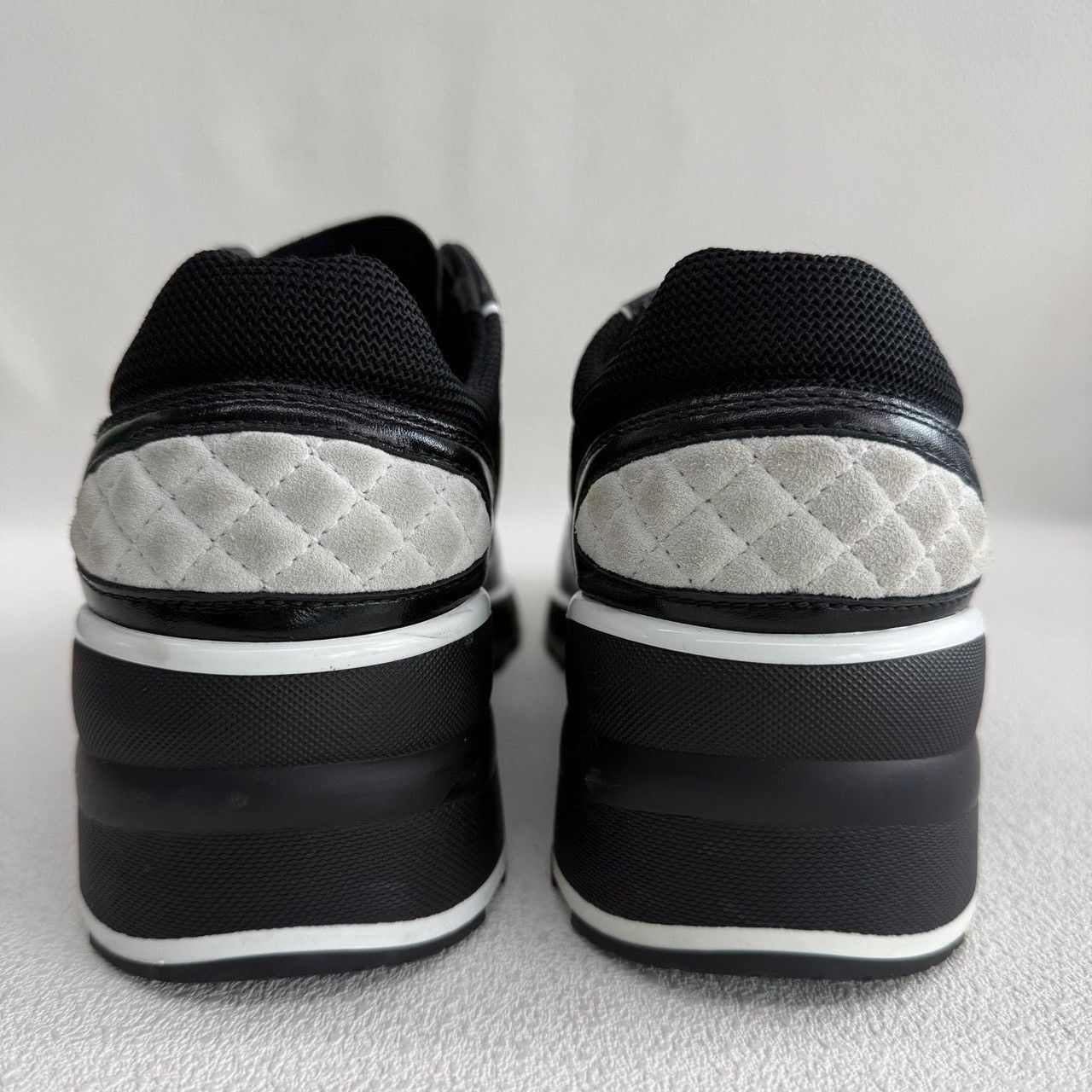 Chanel Chanel Leather Black Lowtop Sneakers us_7-5 Women Size US 7.5 / IT 37.5 - 5 Thumbnail