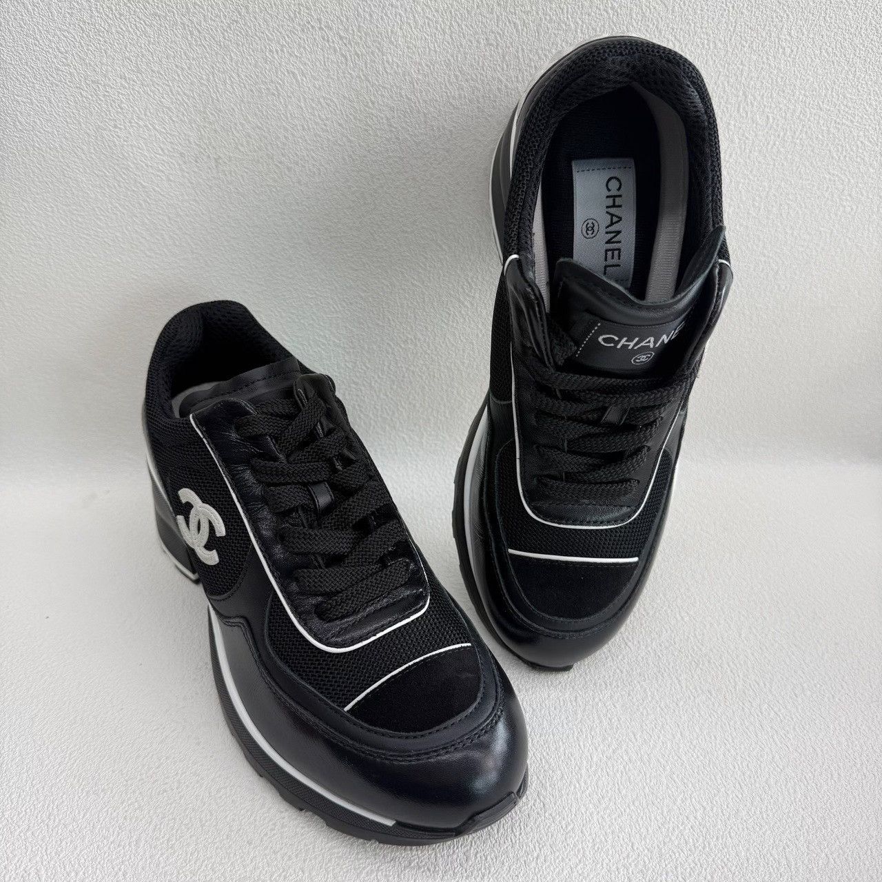 Chanel Chanel Leather Black Lowtop Sneakers us_7-5 Women Size US 7.5 / IT 37.5 - 8 Thumbnail