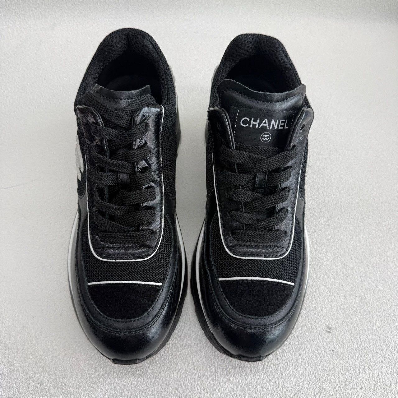 Chanel Chanel Leather Black Lowtop Sneakers us_7-5 Women Size US 7.5 / IT 37.5 - 2 Thumbnail
