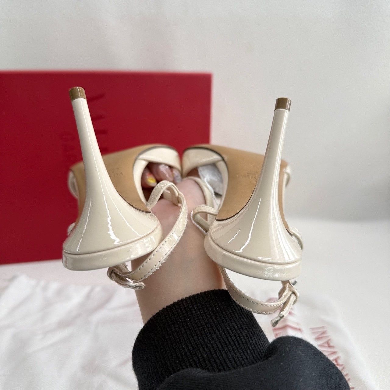 Valentino Valentino Retro White Sandals us_6 Women Size US 6 / IT 36 - 6 Thumbnail