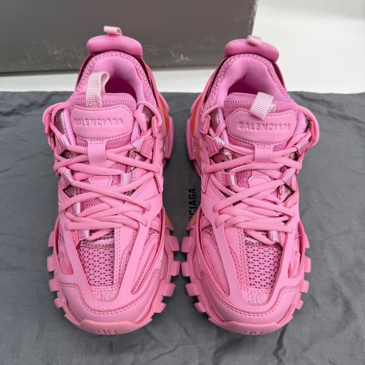 Balenciaga Balenciaga Pink Lowtop Sneakers us_6 Women Size US 6 / IT 36 - 3 Thumbnail