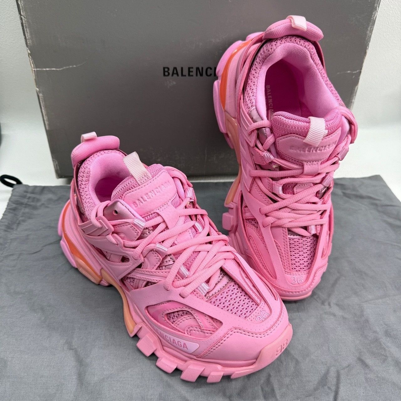 Balenciaga Balenciaga Pink Lowtop Sneakers us_6 Women Size US 6 / IT 36 - 9 Thumbnail