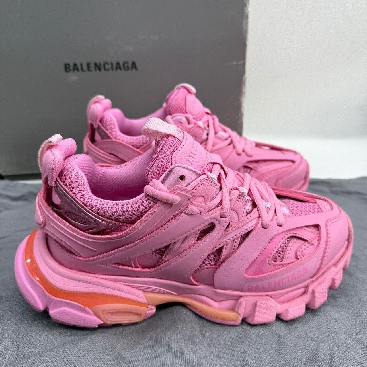 Balenciaga Balenciaga Pink Lowtop Sneakers us_6 Women Size US 6 / IT 36 - 5 Thumbnail