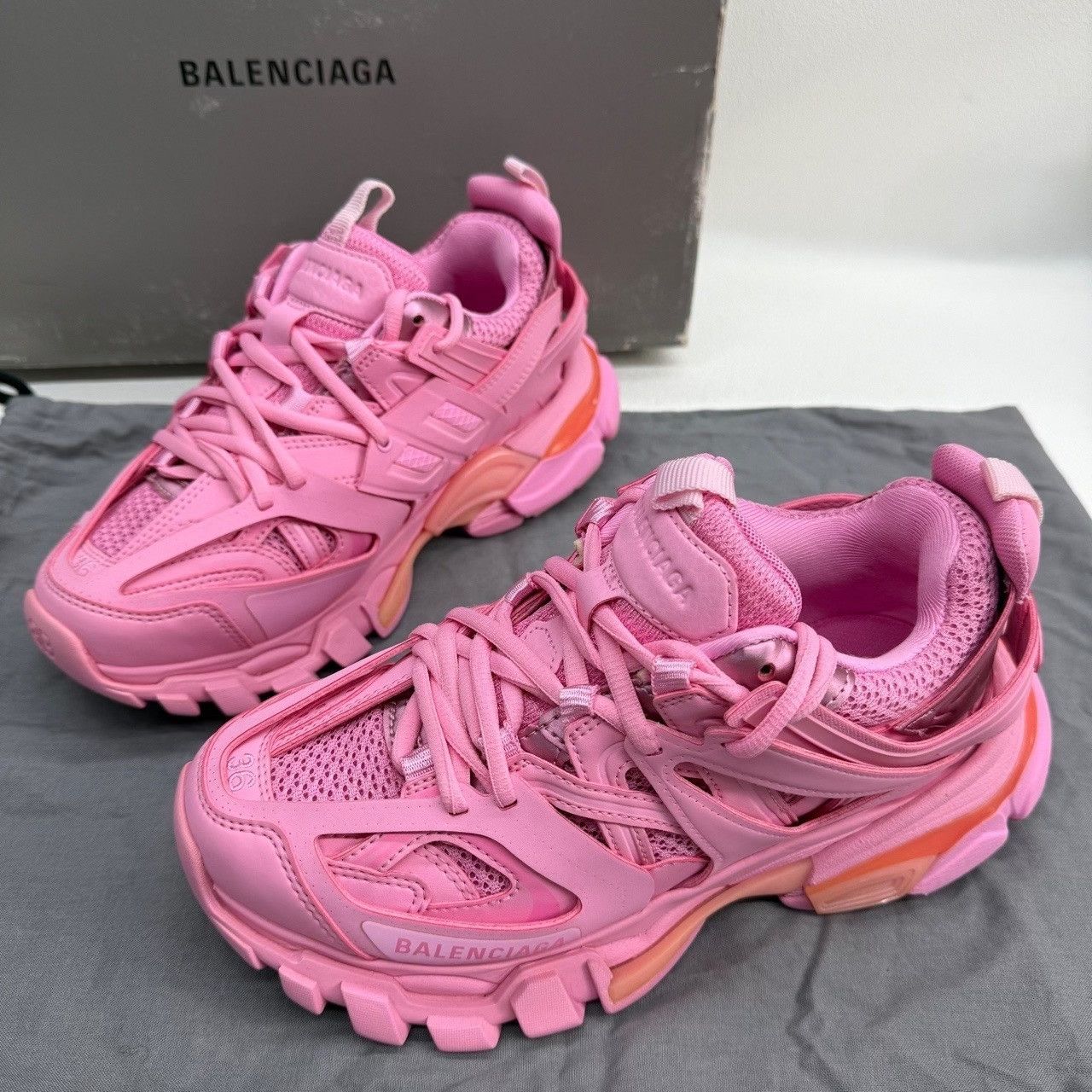 Balenciaga Balenciaga Pink Lowtop Sneakers us_6 Women Size US 6 / IT 36 - 2 Thumbnail