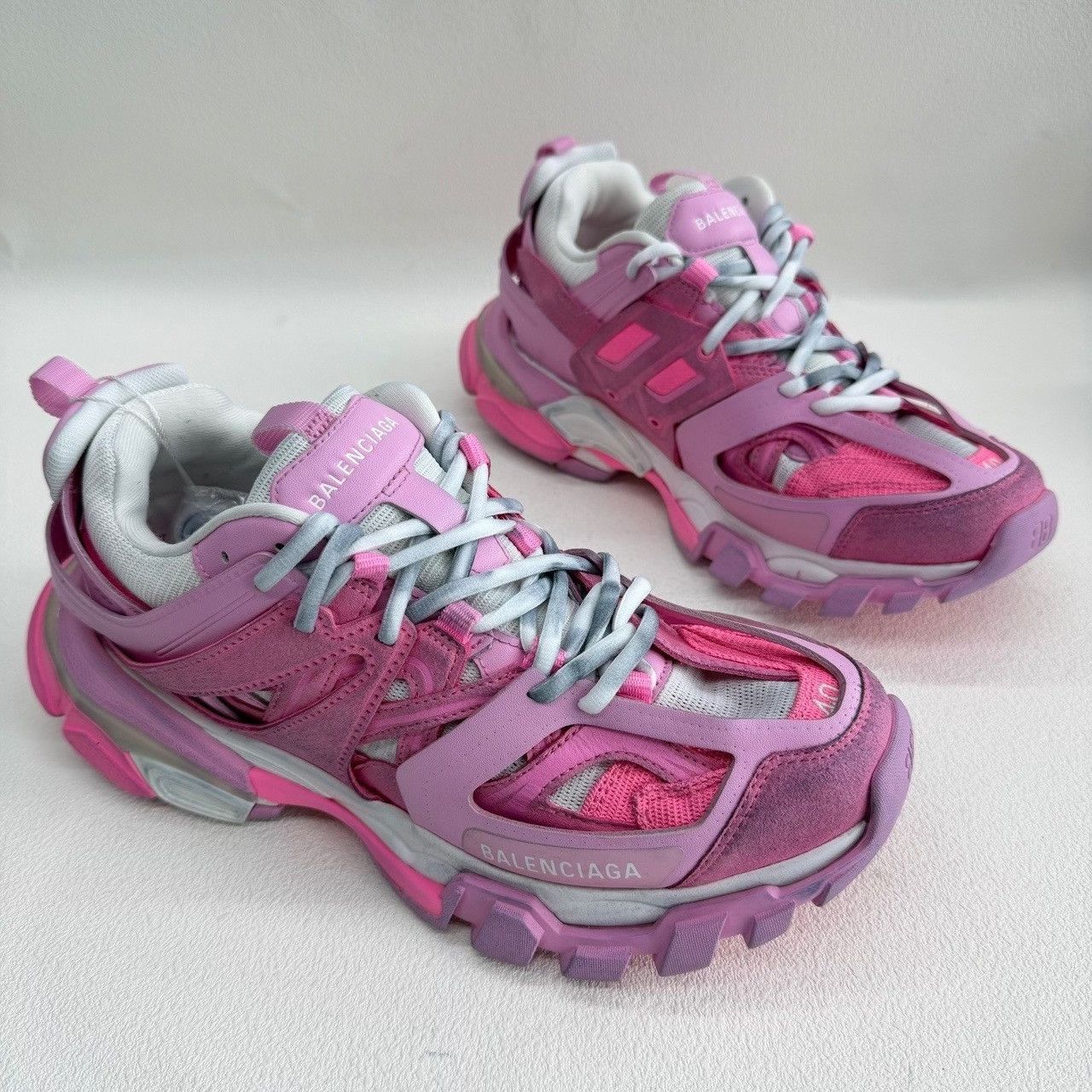 Balenciaga Balenciaga Mesh Pink Lowtop Sneakers us_9 Women Size US 9 / IT 39 - 3 Thumbnail