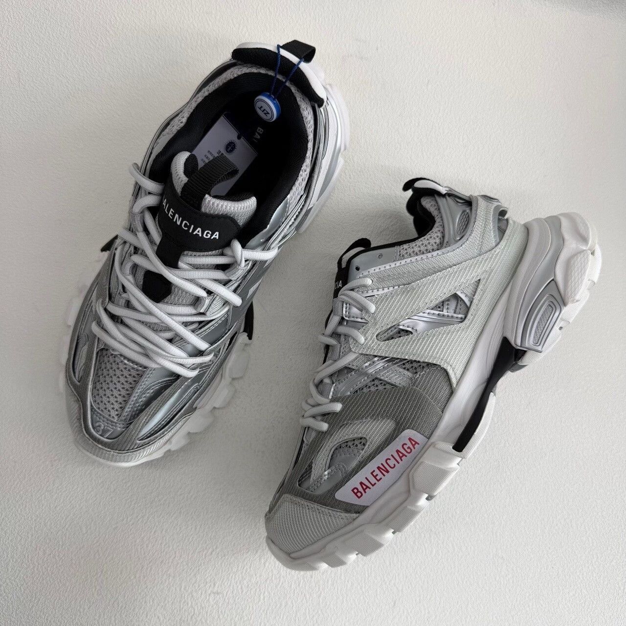 Balenciaga Balenciaga Silver Lowtop Sneakers us_6-5 Women Size US 6.5 / IT 36.5 - 8 Thumbnail