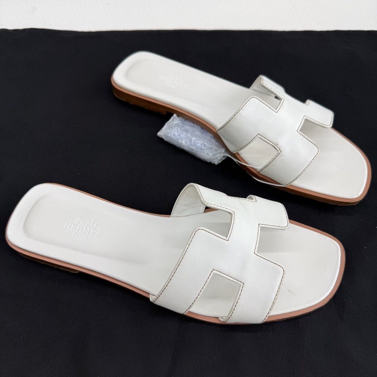 Hermes Hermes White Sandals us_8-5 Women Size US 8.5 / IT 38.5 - 3 Thumbnail