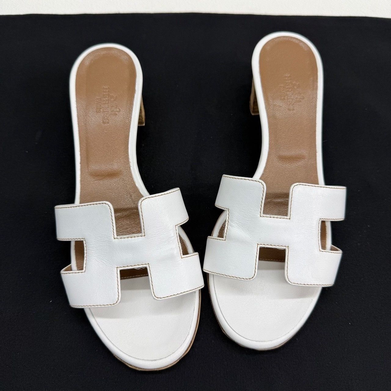 Hermes Hermes White Sandals us_6 Women Size US 6 / IT 36 - 9 Thumbnail