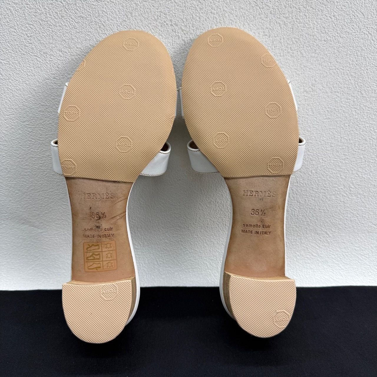 Hermes Hermes White Sandals us_6 Women Size US 6 / IT 36 - 7 Thumbnail