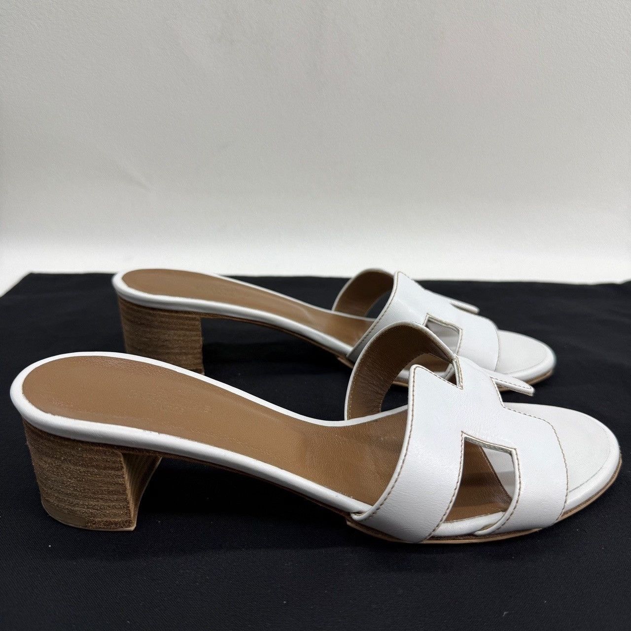 Hermes Hermes White Sandals us_6 Women Size US 6 / IT 36 - 4 Thumbnail