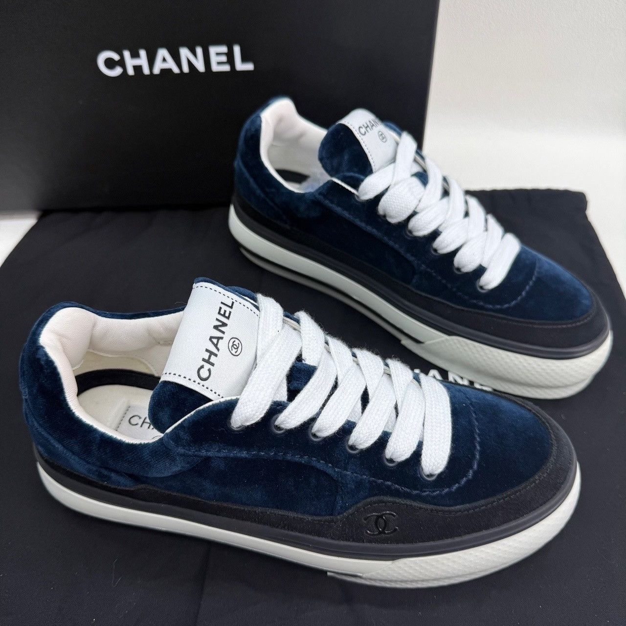 Chanel Chanel Leather Blue Lowtop Sneakers us_6-5 Women Size US 6.5 / IT 36.5 - 4 Thumbnail