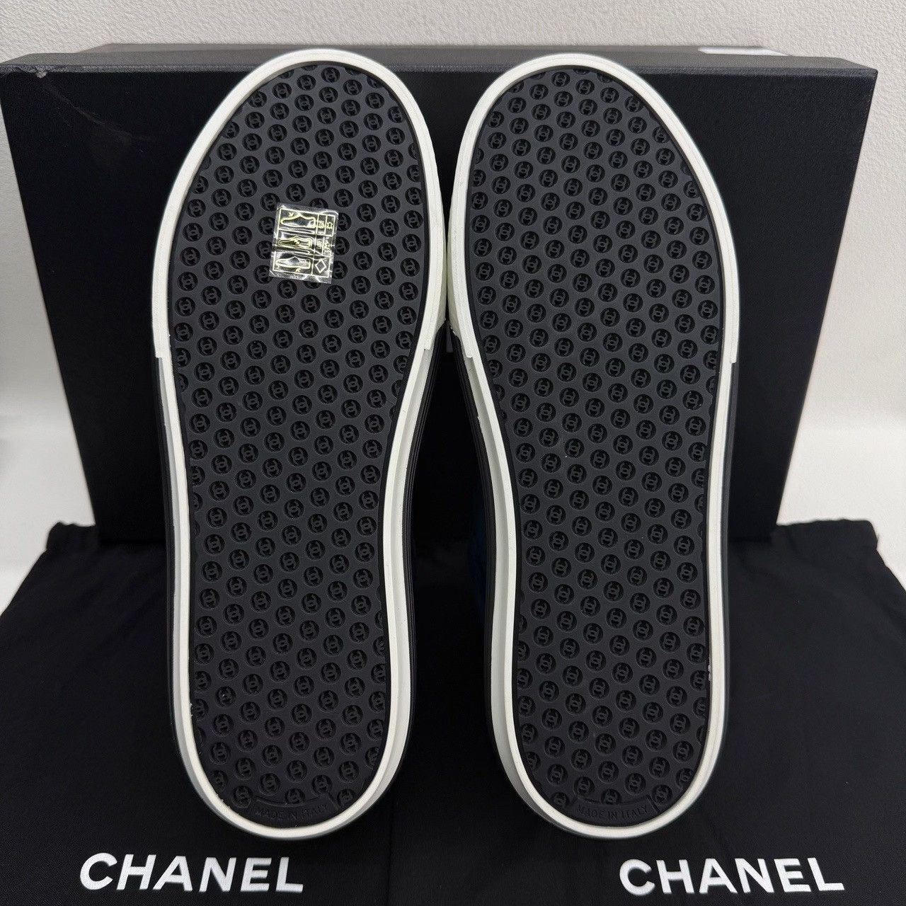 Chanel Chanel Leather Blue Lowtop Sneakers us_6-5 Women Size US 6.5 / IT 36.5 - 8 Thumbnail
